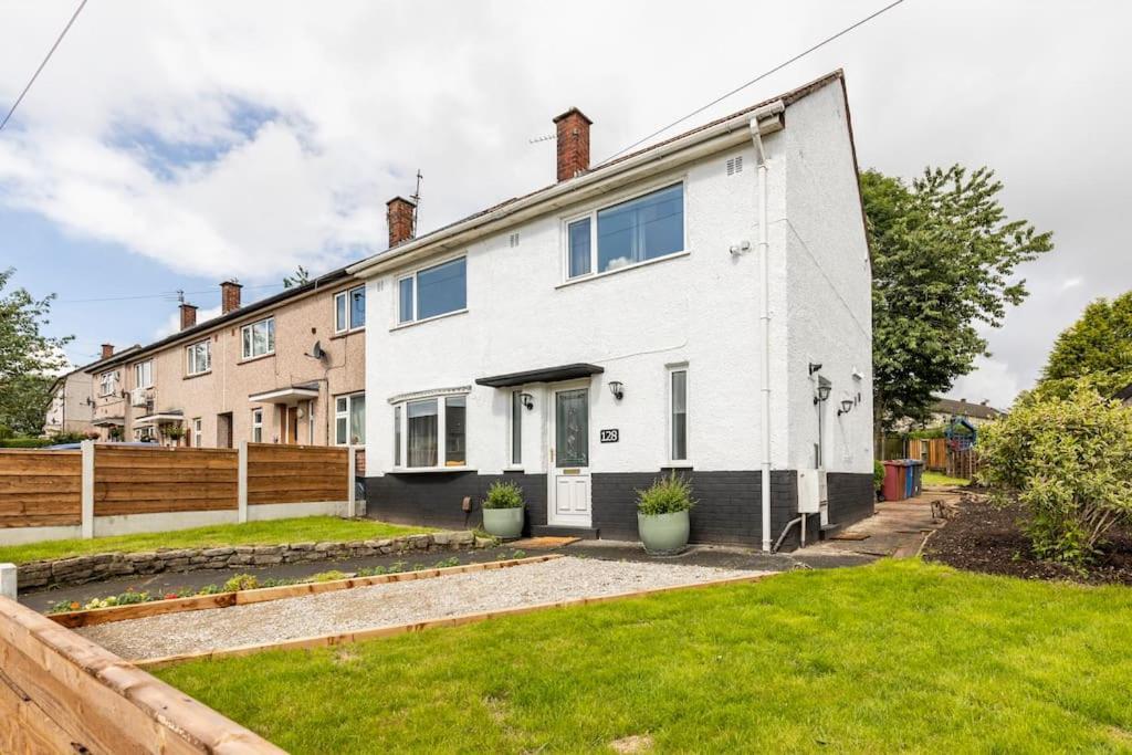 Entire Charming 5-Bed House In Darwen Blackburn Bb1 Free Parking Roadside Rishton Екстериор снимка