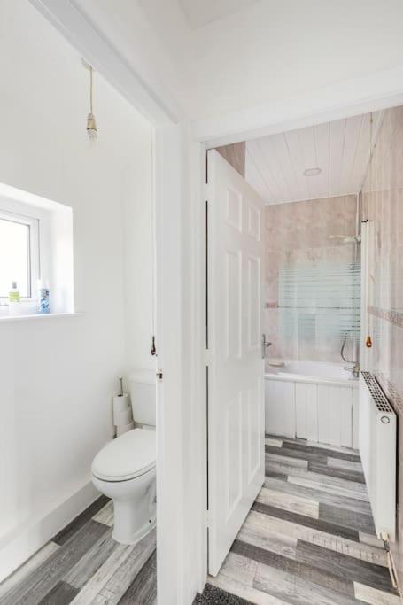 Entire Charming 5-Bed House In Darwen Blackburn Bb1 Free Parking Roadside Rishton Екстериор снимка