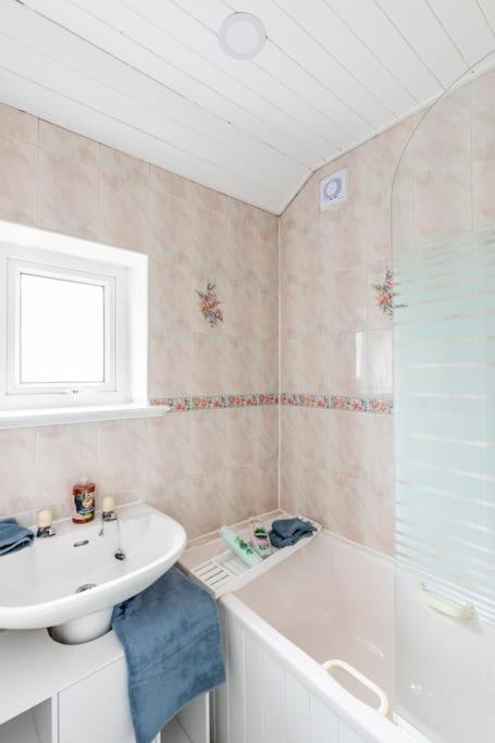 Entire Charming 5-Bed House In Darwen Blackburn Bb1 Free Parking Roadside Rishton Екстериор снимка