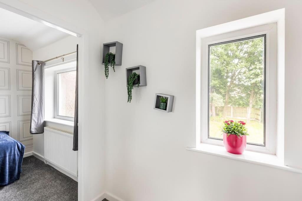Entire Charming 5-Bed House In Darwen Blackburn Bb1 Free Parking Roadside Rishton Екстериор снимка