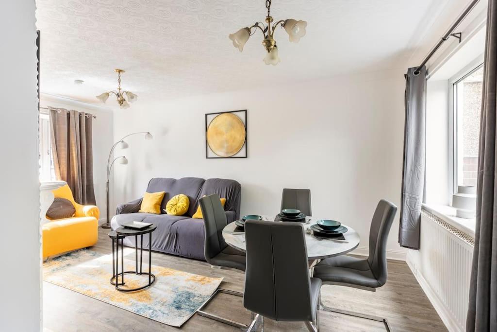 Entire Charming 5-Bed House In Darwen Blackburn Bb1 Free Parking Roadside Rishton Екстериор снимка